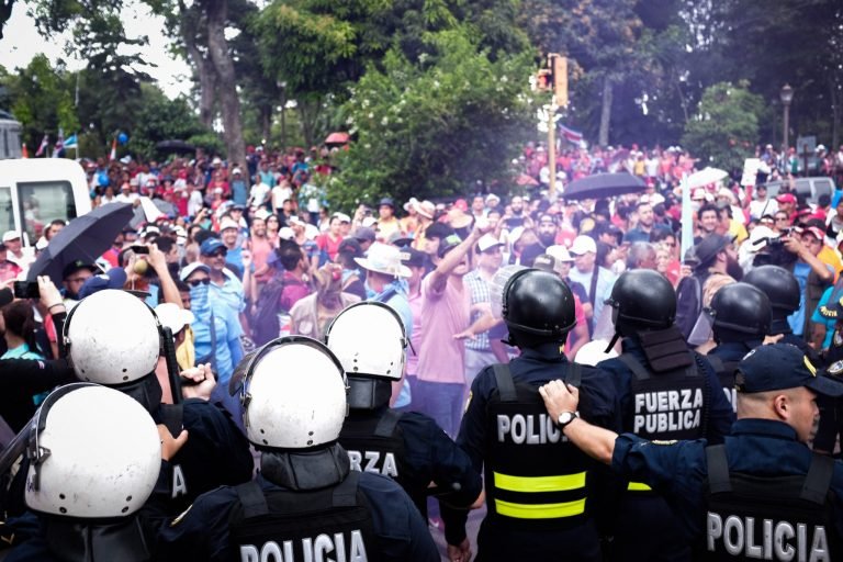 Organicemos un encuentro nacional de los sectores en lucha contra Alvarado y todos los ataques