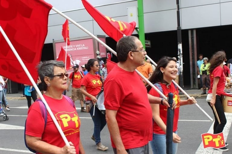 Camaradas Alfredo, Consuelo y Amanda Mesen-Badilla: estamos con ustedes en este duro momento