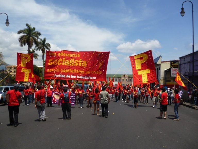 En actos del 8 Marzo, mujeres denuncian violencia obstétrica en Hospital de Alajuela